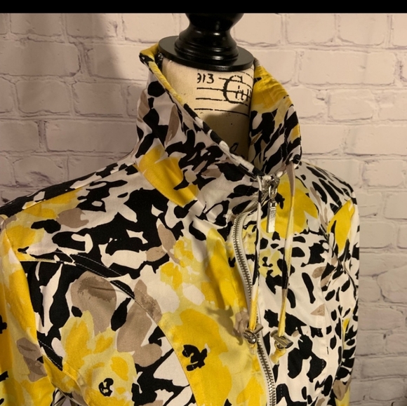 5 for $50 - TONI MORGAN Floral Lightweight Jacket - Picture 2 of 5